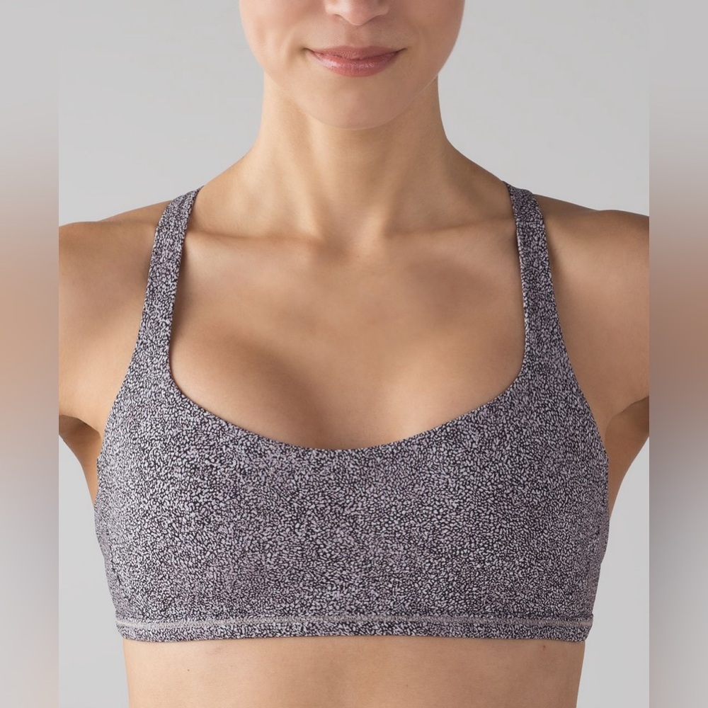 Lululemon Free To Be Zen Bra
Sea Spray Alpine White Dark Chrome